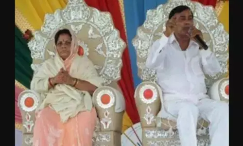 Hathras Satsang Stampede: नारायण साकार हरि बाबा का पेपर लीक माफिया से संबंध! जानिए कैसे हुआ खुलासा?