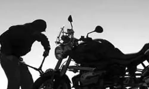 Raipur News: मोटरसाइकिल चोरी हो गई, चोरी गई बाइक का आ रहा चालान