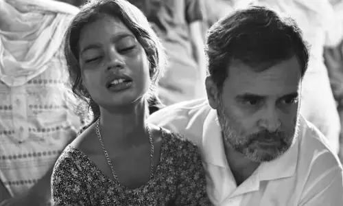 Hathras Stampede Updates Hindi: राहुल गांधी ने हाथरस भगदड़ के पीड़ित परिवारों से की मुलाकात, मदद का भी दिया आश्वासन