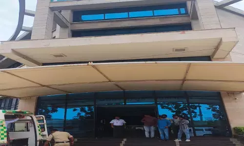 CG-सरकारी कर्मचारी ने की आत्महत्या, छत्तीसगढ़ गृह निर्माण मंडल में वरिष्ठ सहायक लेखा में पदस्थ कर्मचारी ने चौथी मंजिल से लगाई छलांग, मौके पर ही मौत...