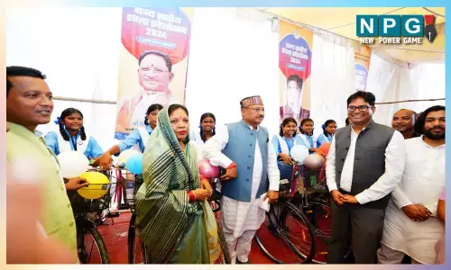 CG शाला प्रवेश उत्सव: जब CM से मिली साइकिल तो छात्राओं ने सामूहिक रूप से घंटी बजाकर जताया उत्साह...