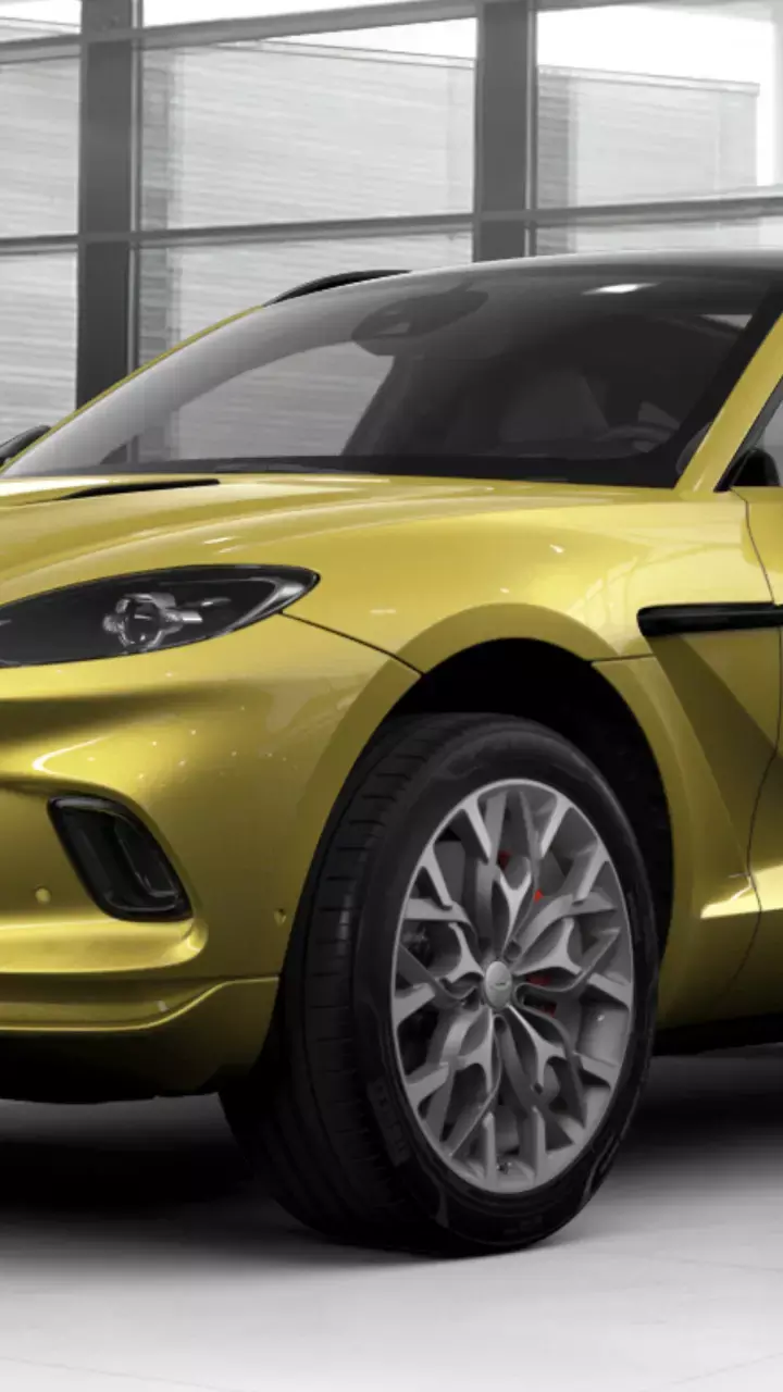 एस्टन मार्टिन DBX707 AMR24 की हुई धमाकेदार इंट्री, सड़को पर धमाल मचाने लॉन्च हुआ न्यू मॉडल