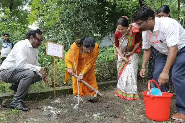 MP News: हर व्यक्ति पौधा लगाए और पेड़ बनने तक करें देखभाल : महिला बाल विकास मंत्री भूरिया