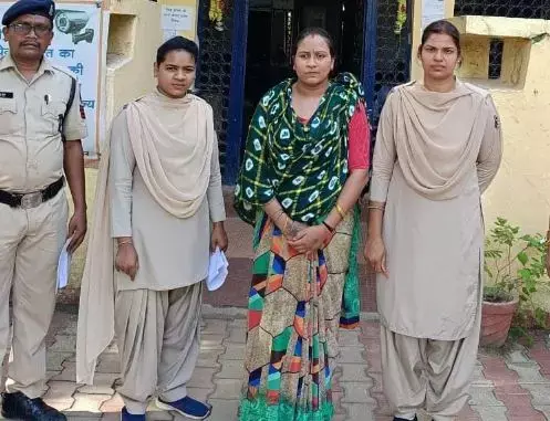 Balodabazar: हनीट्रैप मामले में एक और महिला गिरफ्तार, खुबसूरत लड़कियों को भेज बनाते थे अश्लील वीडियो, फिर ब्लैकमेल कर वसूलते थे मोटी रकम