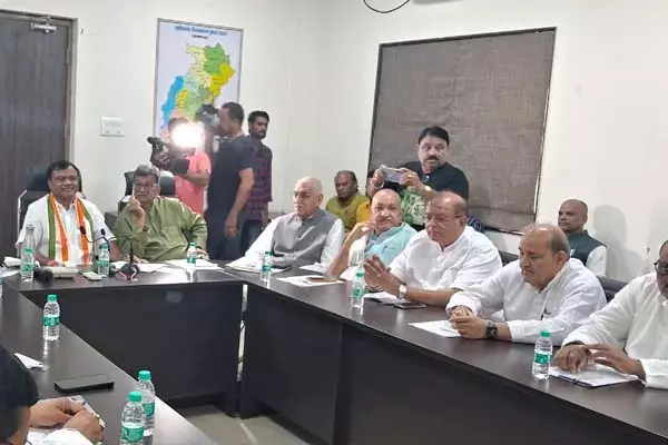 Political news: रायपुर दक्षिण सीट पर उपचुनाव की तैयारी में जुटी कांग्रेस: प्रदेश मुख्‍यालय में हुई बैठक में प्रत्‍याशी चयन के साथ इन विषयों पर हुई चर्चा