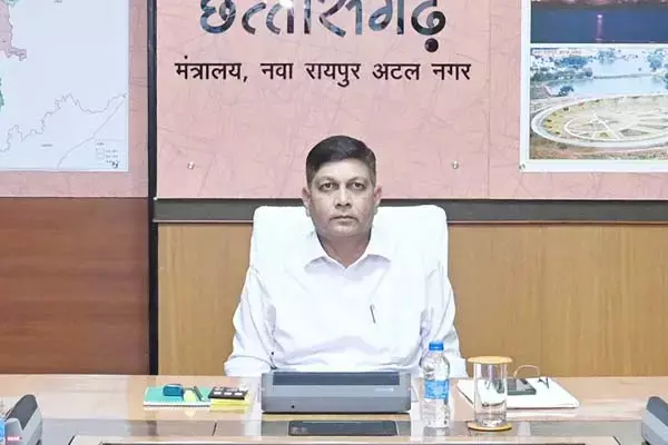 Chhattisgarh News: देश में हो रहे पर्चा लीक के बीच प्रवेश और प्रतियोगी परीक्षाओं को लेकर सीएस ने किया अलर्ट: वर्चुअल बैठक में कलेक्‍टरों को दिया यह निर्देश