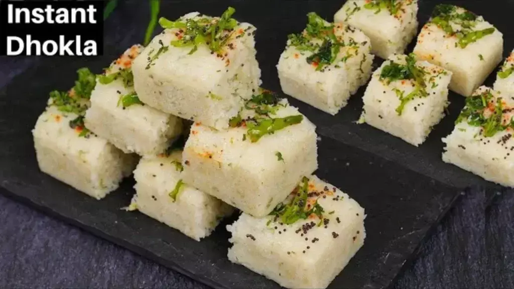 Mom Recipe for Tiffin Series 13 : झटपट बनकर तैयार होता है सूजी का ढोकला, Read Recipe