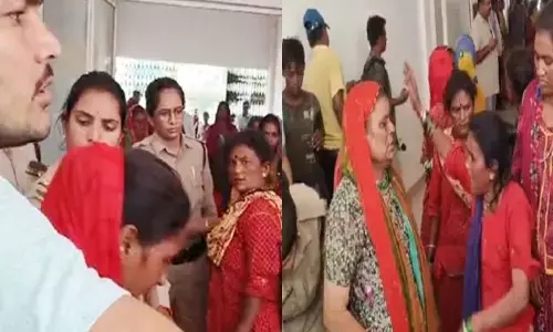 Guna News: कलेक्ट्रेट ऑफिस में बवाल, महिलाओं ने अफसरों के सामने कपड़े उतार कर किया प्रदर्शन, जाने क्या है मामला