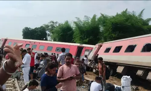 Dibrugarh Express Derail News: UP के Gonda में बड़ा ट्रेन हादसा, डिब्रूगढ़ एक्सप्रेस पटरी से उतरी