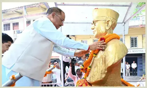 CM विष्णुदेव राजधानी स्थित डॉ. खूबचंद बघेल व्यवसायिक परिसर, फूल चौक पहुँचे...