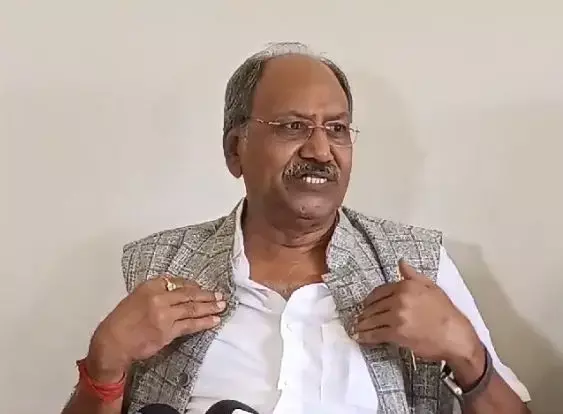 CG: विदेशों में हिन्दुस्तानी होटल, लेकिन चलाने वाले बांग्लादेशी और पाकिस्तानी...सांसद बृजमोहन बोले-होटल रेस्टोरेंट में शाकाहारी-मांसाहारी किचन हो अलग अलग...
