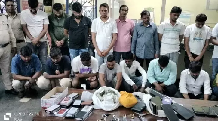 Bilaspur-रेस्ट हाउस में जुआः महिला एसडीओपी ने मारा रेड, कांग्रेस नेताओं समेत 22 रसूखदार पुलिस के हत्थे चढ़े, 7 कारें जब्त