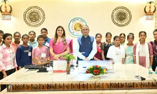 Kawardha News: अपने माता-पिता के सपनों को गढ़ने अच्छी शिक्षा पा रहे सेमरहा के बच्चे, विधानसभा परिसर में की मुख्यमंत्री विष्णु देव साय से मुलाकात