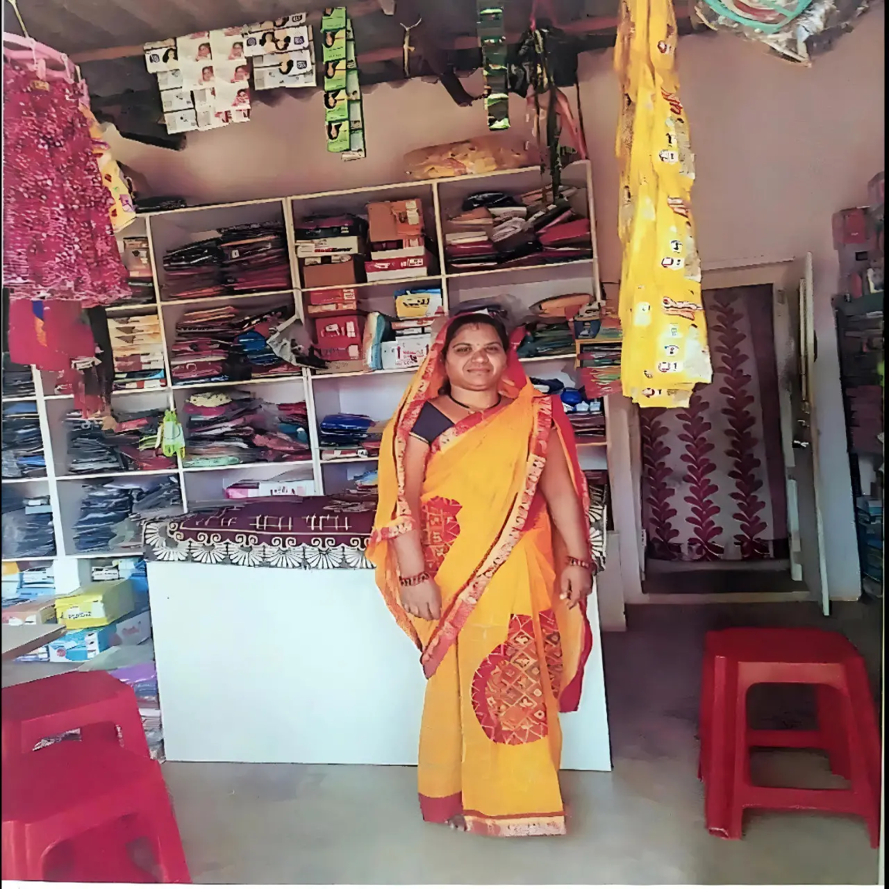 Narayanpur News: सुमन के हौसले को मिली उड़ान, लखपति दीदी बनने का सपना हुआ साकार
