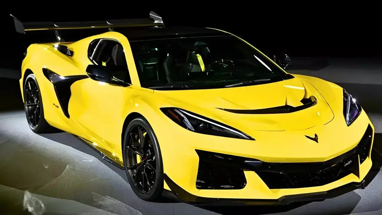 2025 Chevrolet Corvette ZR1 कार हुई पेश: अमेरिकी उत्पादन की सबसे ताकतवर प्रोडक्शन कार 5.5-लीटर V8 ट्विन-टर्बो इंजन के साथ...