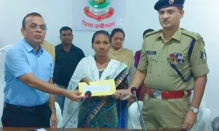 CG: 13 लाख की इनामी महिला नक्सली का सरेंडर, छत्तीसगढ़-मध्यप्रदेश-महाराष्ट्र् में कई गंभीर अपराधों में शामिल, बोली-नक्सलियों के अत्याचार...