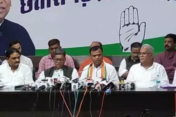 Political news: कांग्रेस विधायक दल का रिपोर्ट कार्ड: डॉ. महंत, बघेल और बैज की संयुक्‍त प्रेसवार्ता, मानसून सत्र के दौरान सदन के अंदर परफॉर्मेंस की दी जानकारी