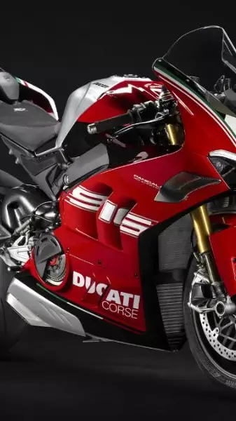 शानदार डिजाइन, पावरफुल इंजन और नए अपडेटेड स्विंगआर्म के साथ न्यू Ducati Panigale V4 हुई लॉन्च, जानिए ख़ासियत...