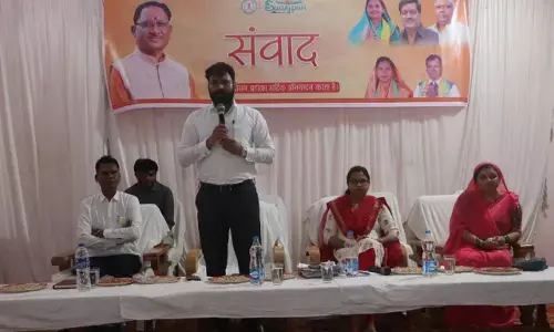 Surajpur News: विद्यालयों में शिक्षा सुनिश्चित करने सभी को मिलकर करना होगा प्रयास : कलेक्टर रोहित व्यास