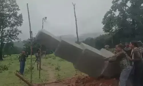 Dantewada: जवानों को कामयाबी, माओवादियों के शहीद सप्ताह आयोजन को किया नाकाम, नक्सल कमांडर का स्मारक ध्वस्त