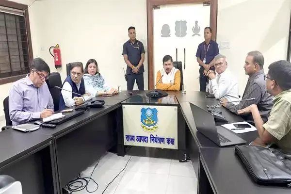 MP News: MP में बाढ़ का खतरा, देर रात आपदा कंट्रोल रूम पहुंचे सीएम मोहन यादव, अधिकारियों को अलर्ट रहने के दिए निर्देश