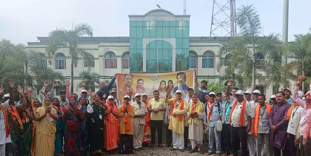 Kawardha News: श्री राम लला और काशी विश्वनाथ मंदिर का दर्शन मनोकामना पूरी होने जैसी : जिले के श्रद्धालु
