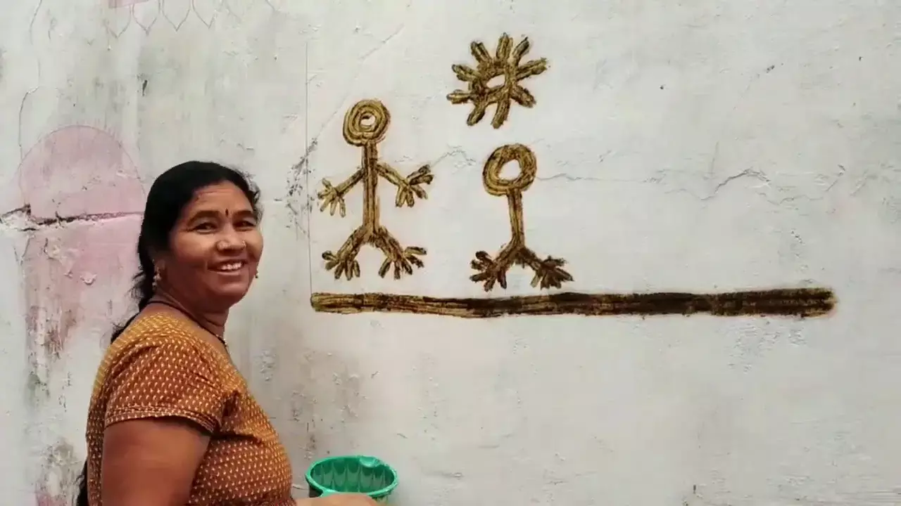 Sawanahi Totka in Chhattisgarh : सावन में छत्तीसगढ़ की एक अनोखी परम्परा सवनाही टोटका... सांप-बिच्छू के साथ बचाती है काली-बुरी शक्तियों से