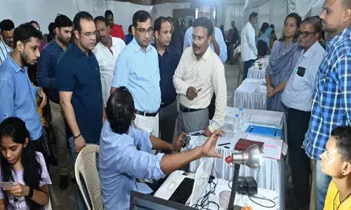 Raipur News: जनसमस्या निवारण पखवाड़ा शिविर में पहुंचे नगरीय प्रशासन विभाग के सचिव डॉ. बसवराजु एस...राशन कार्ड जल्द से जल्द वितरित करने के दिए निर्देश