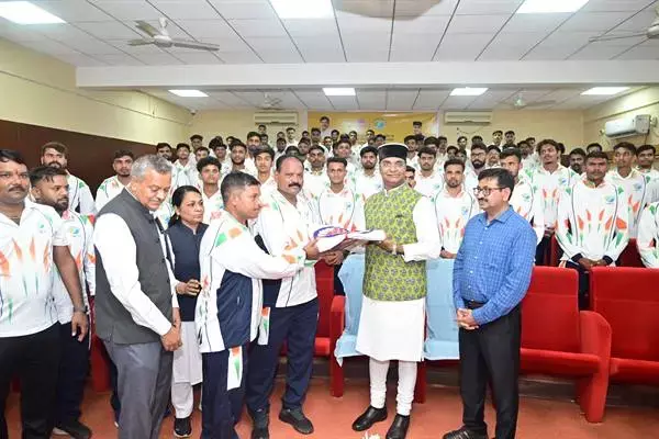 MP News: माँ तुझे प्रणाम योजना के तहत 81 सदस्यीय दल को जेसलमेर रवाना