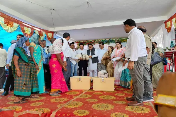 Abhanpur News: जनसमस्या निवारण शिविर में 104 आवेदनों का त्वरित निराकरण