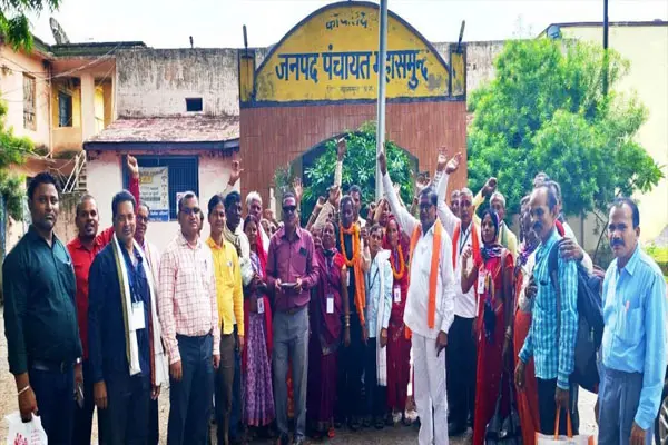 Mahasamund News: श्री रामलला दर्शन के लिए 38 श्रद्धालुओं का दल हुआ रवाना