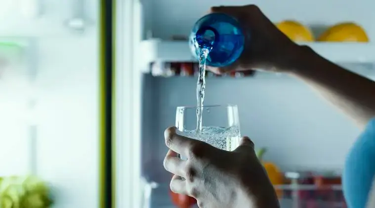 Drinking Cold Water in Monsoon : क्या आप भी पीते हैं मानसून में ठंडा पानी...तो फिर इनके लिए रहें तैयार