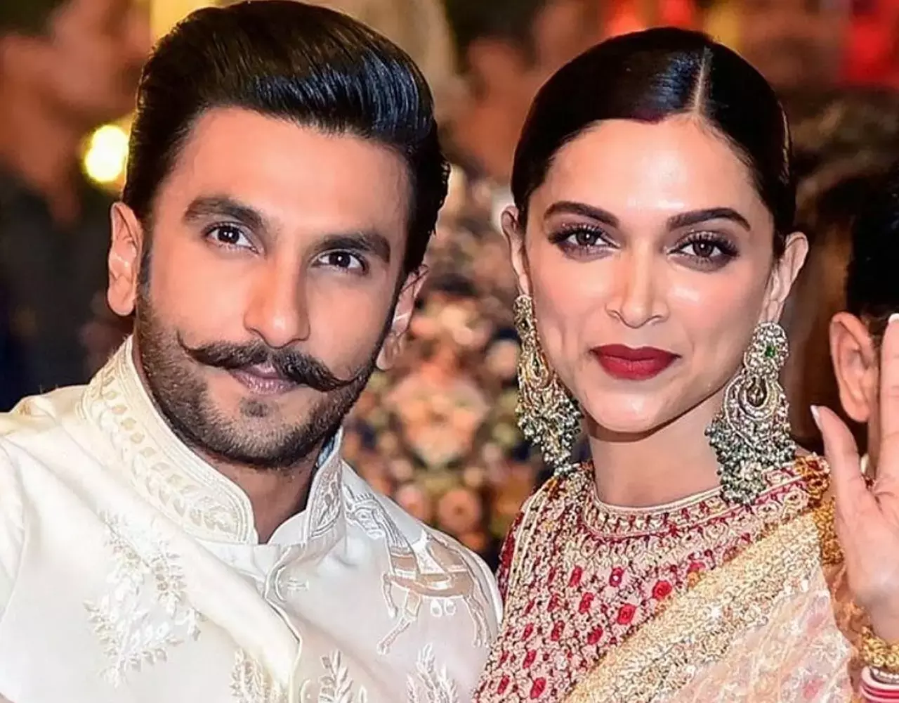 Deepika-Ranveer Fact Check: मां बन गई दीपिका पादुकोण! पति रणवीर की गोद में बच्चा, अस्पताल से वायरल हो रही फोटो...