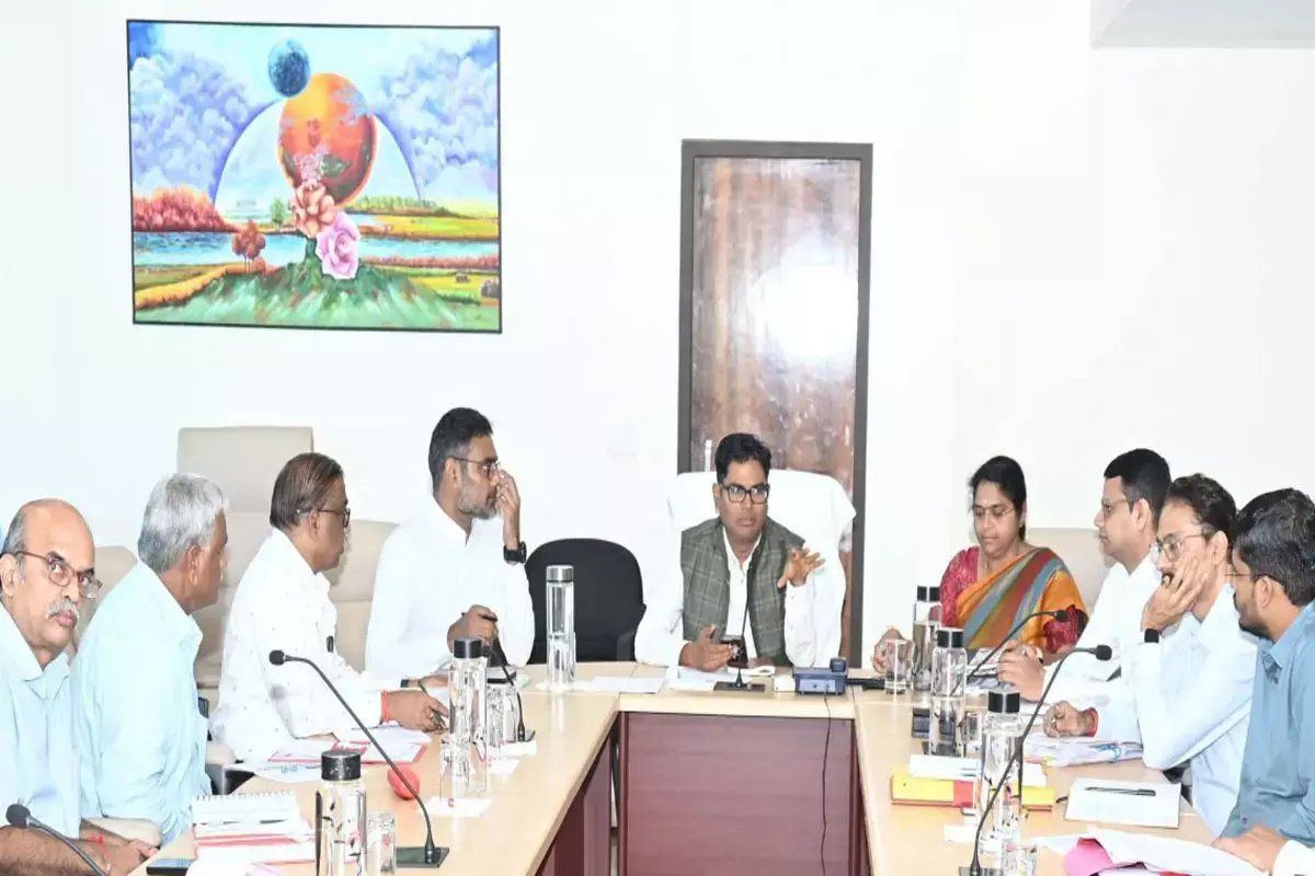 मंत्री ओपी चौधरी ने ली पर्यावरण मंडल के अधिकारियों की समीक्षा बैठक, कार्यालय में बायोमैट्रिक, सीसीटीवी कैमरा लगाने व मानिटरिंग के निर्देश