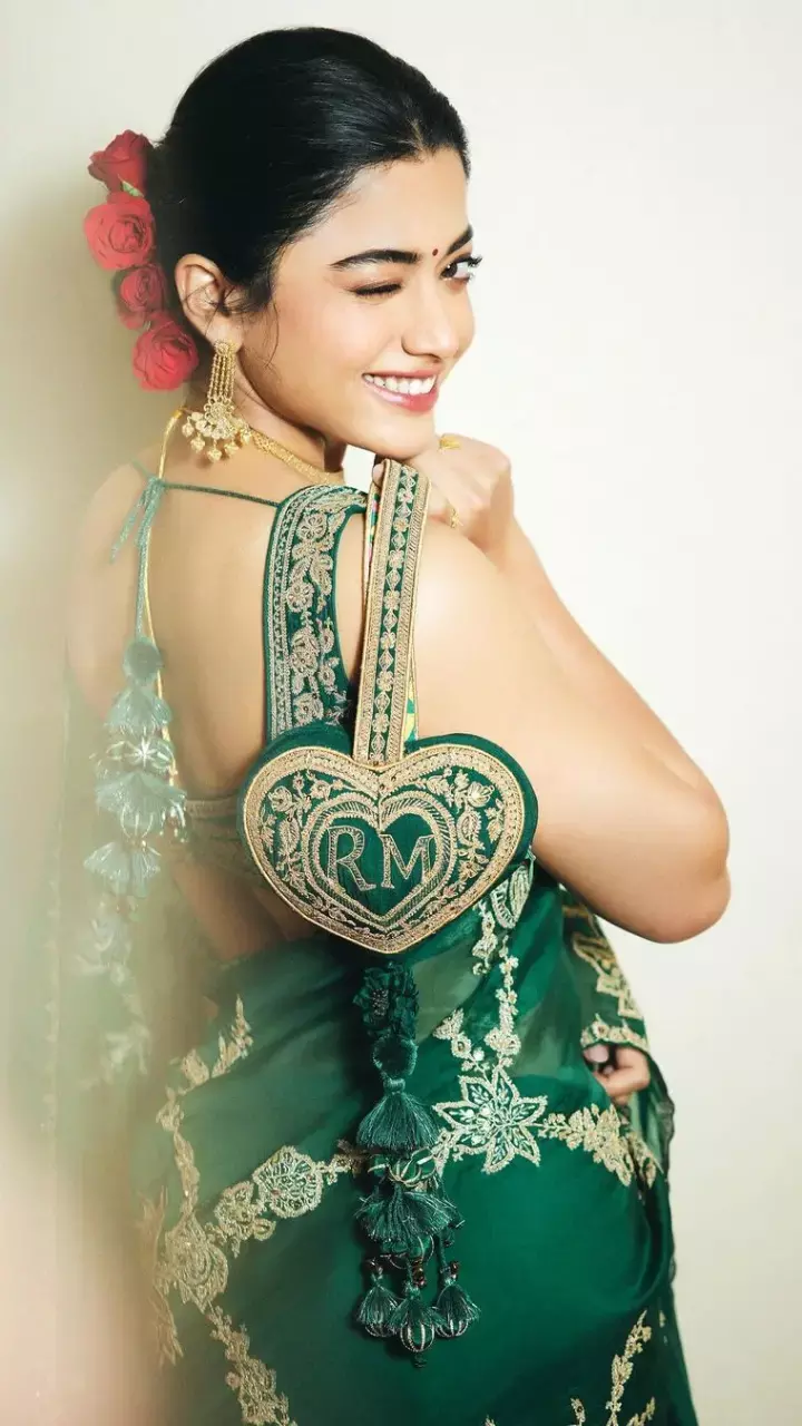 ग्रीन साड़ी में रश्मिका मंदाना ने हुस्न की गिराई बिजलियां, PHOTO देख हार बैठे फैंस के दिल...