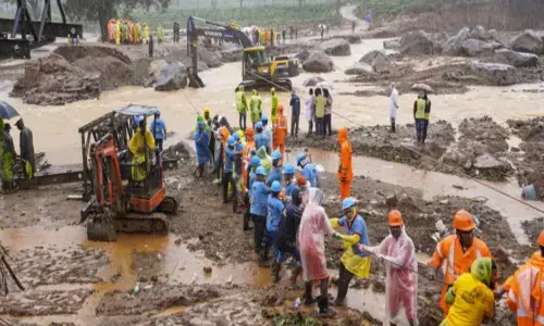 Wayanad Landslides: वायनाड में भूस्खलन से भारी तबाही, 340 से ज्यादा मौतें, 300 लोग लापता, केंद्र सरकार का बड़ा कदम