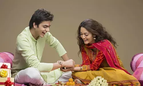 Rakshabandhan Special 2024 : यहां बहनें राखी बांधने के बाद भाइयों को देती हैं श्राप