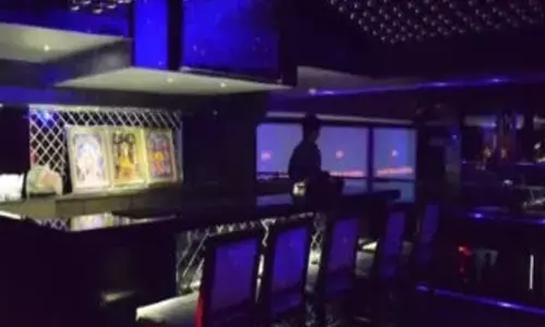 Bilaspur News: गुंडागर्दी का बार: आबकारी अफसरों की दिखावे की कार्रवाई, सिर्फ दो दिन के लिए लाइसेंस किया निलंबित