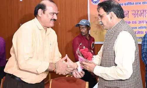 Raipur: कक्षाओं में प्रथम आने वाले विद्यार्थियों को मिलेंगे स्कूटी, बुलेट और नक़द पुरस्कार...