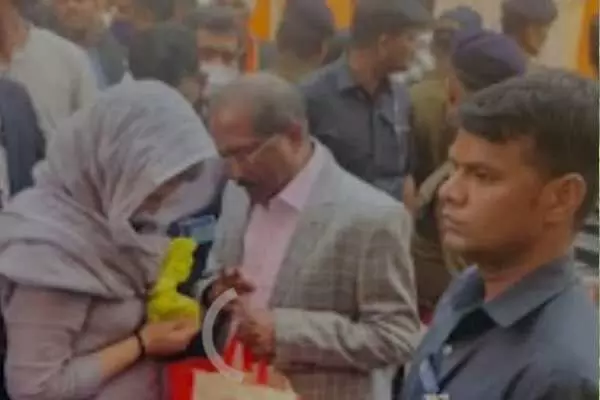 Bilaspur KK Srivastava: कौन हैं केके श्रीवास्तव, जिनके घर अक्सर जाते थे पूर्व सीएम: रायपुर पुलिस ने दर्ज किया 15 करोड़ की ठगी का मुकदमा Bilaspur KK Srivastava: कौन हैं केके श्रीवास्तव, जिनके घर अक्सर जाते थे पूर्व सीएम: रायपुर पुलिस ने दर्ज किया 15 करोड़ की ठगी का मुकदमा