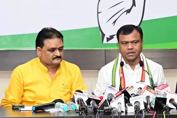 Chhattisgarh News: कांग्रेस का 16 अगस्त को गौ सत्याग्रह: बैज की पीसी, बिजली की दर और अध्यक्षों के वित्तीय अधिकार में कटौती पर बोले.. Chhattisgarh News: कांग्रेस का 16 अगस्त को गौ सत्याग्रह: बैज की पीसी, बिजली की दर और अध्यक्षों के वित्तीय अधिकार में कटौती पर बोले..