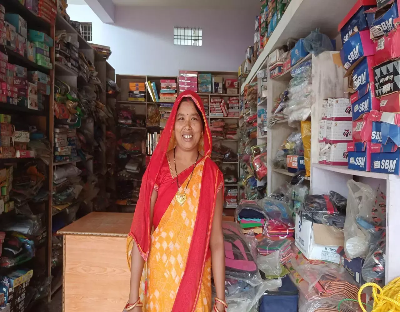 Ambikapur News: लखपति दीदी मंजू राजवाड़े को सुशासन में मिली स्वावलंबन की राह