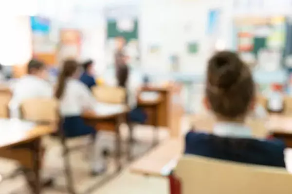 MP School News: टीचर की शर्मनाक हरकत, चेकिंग के नाम पर उतरवाए छात्राओं के कपड़े... हाईकोर्ट ने सरकार को भेजा नोटिस