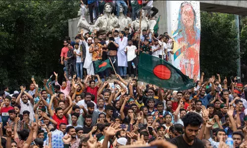 Bangladesh News Updates: बांग्लादेश में फिर भड़की हिंसा, प्रदर्शनकारियों के दबाव में चीफ जस्टिस ने दिया इस्तीफा