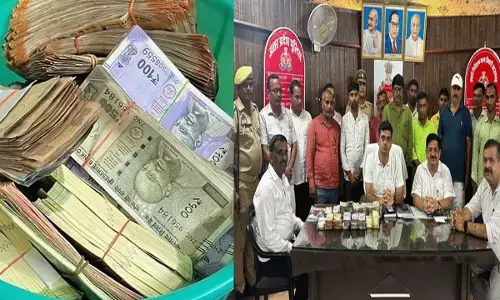 Exam Cheating News: स्कूल में करवाया जा रहा था नकल, प्रिंसिपल और 5 शिक्षक समेत 12 गिरफ्तार, लाखों रुपये जब्त