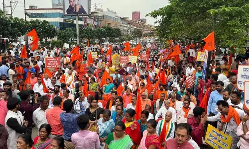 10,000 से अधिक लोगों की आक्रोश रैली, बांग्लादेश में हिंदुओं पर अत्याचार को लेकर सर्व सनातन समाज ने दिखाई ताकत, राज्यपाल को सौंपा ज्ञापन