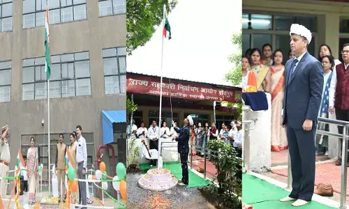 CG: इंद्रावती भवन में ध्वजारोहण, जनसम्पर्क संचालनालय में आयुक्त ने किया ध्वजारोहण...