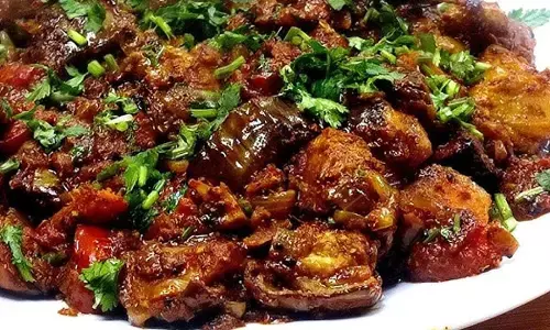 Achari Baigan Recipe: ट्रेन से बना रहे हैं ट्रिप का प्लान, साथ लें जाएं ये अचारी बैंगन, लंबे समय तक नहीं होंगे खराब...