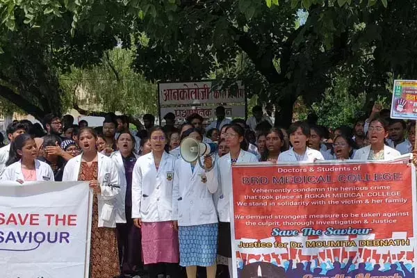 CG IMA Strike: छत्‍तीसगढ़ में डॉक्‍टरों की हड़ताल: सरकारी और प्राइवेट सभी अस्‍पतालों में OPD और ऑपरेशन बंद, केवल इमरजेंसी सेवा...