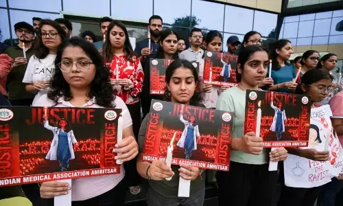 Kolkata Rape-Murder Case: दिल्ली में आठवें दिन भी रेजिडेंट डॉक्टरों की हड़ताल जारी, स्वास्थ्य मंत्रालय के बाहर सड़क पर OPD सेवाएं देंगे डॉक्टर